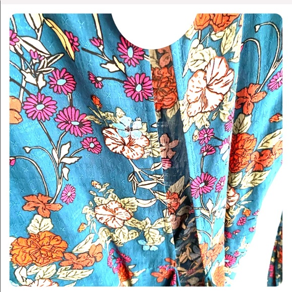 NWT Teal Floral Wrap Top - Open Back - Picture 3 of 3